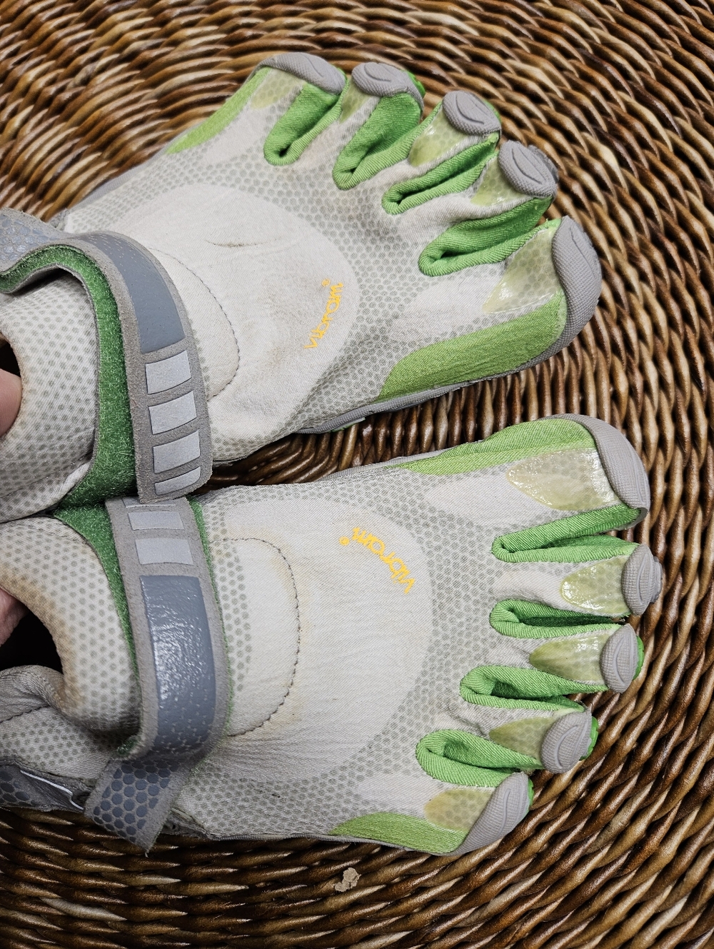 Vibram Fivefingers Shoes Womens 40 8.5-9 Green Bikila W345 Minimalist Barefoot - Picture 2 of 8